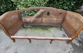 Restauration d’une banquette, trois places en cannages client de lyon 69008