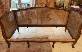 Restauration d’une banquette, trois places en cannages client de lyon 69008