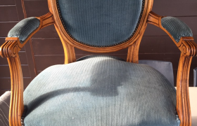 Restauration d'un fauteuil à médaillon